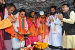 Uttarakhand CM Oath Ceremony अनेक मिथक तोड़ कर धामी दोबारा बने मुख्यमंत्री -
