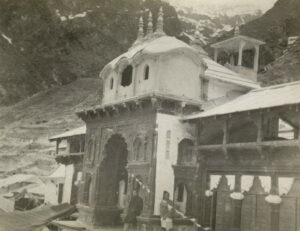 Badrinath Temple History  मंदिर की पूजा बौद्ध मंदिर के रूप में की गयी