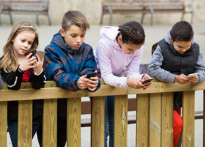Tips to stop child phone addiction